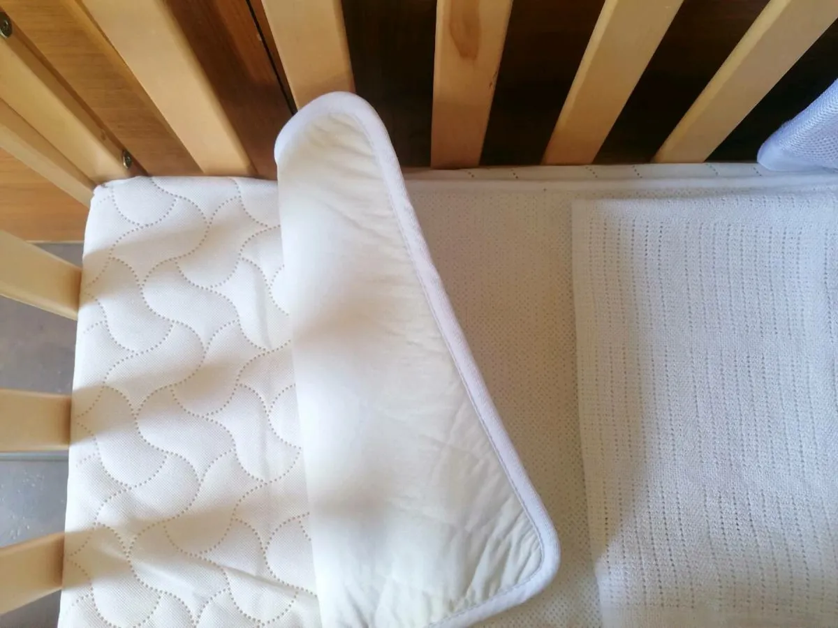 Baby Rocking Cot - Image 3