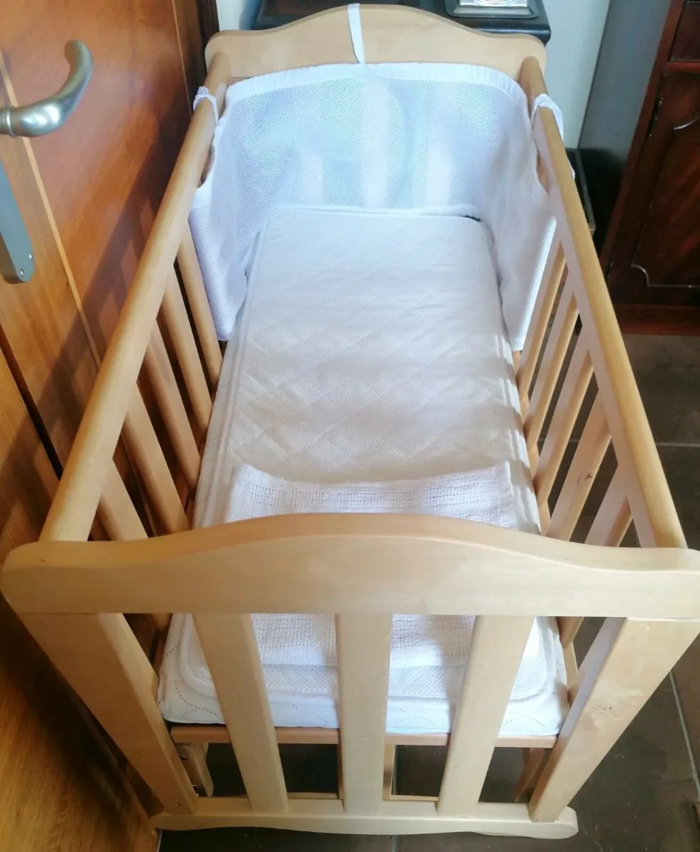 Baby Rocking Cot - Image 4