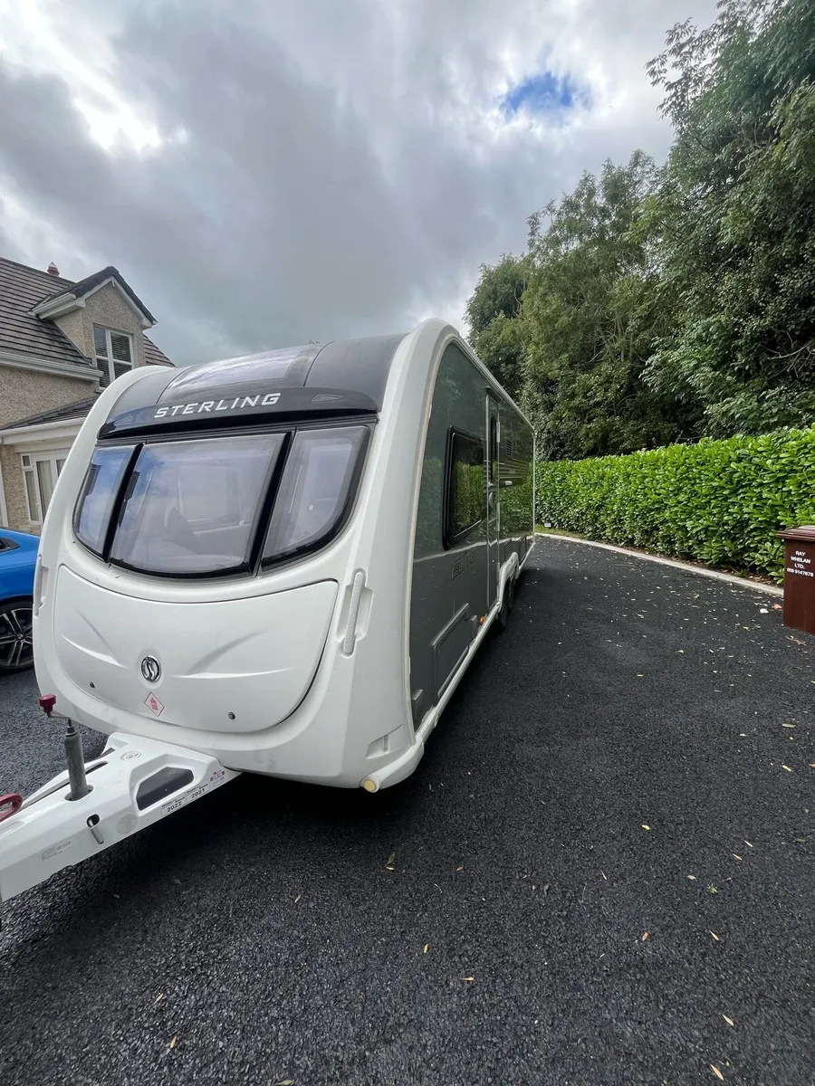 Sterling elite explorer 4 berth island bed - Image 4
