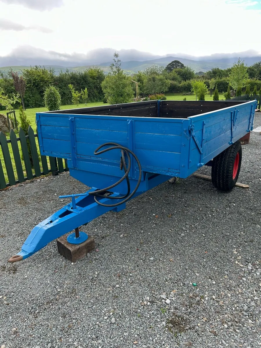 Trailer - Image 1