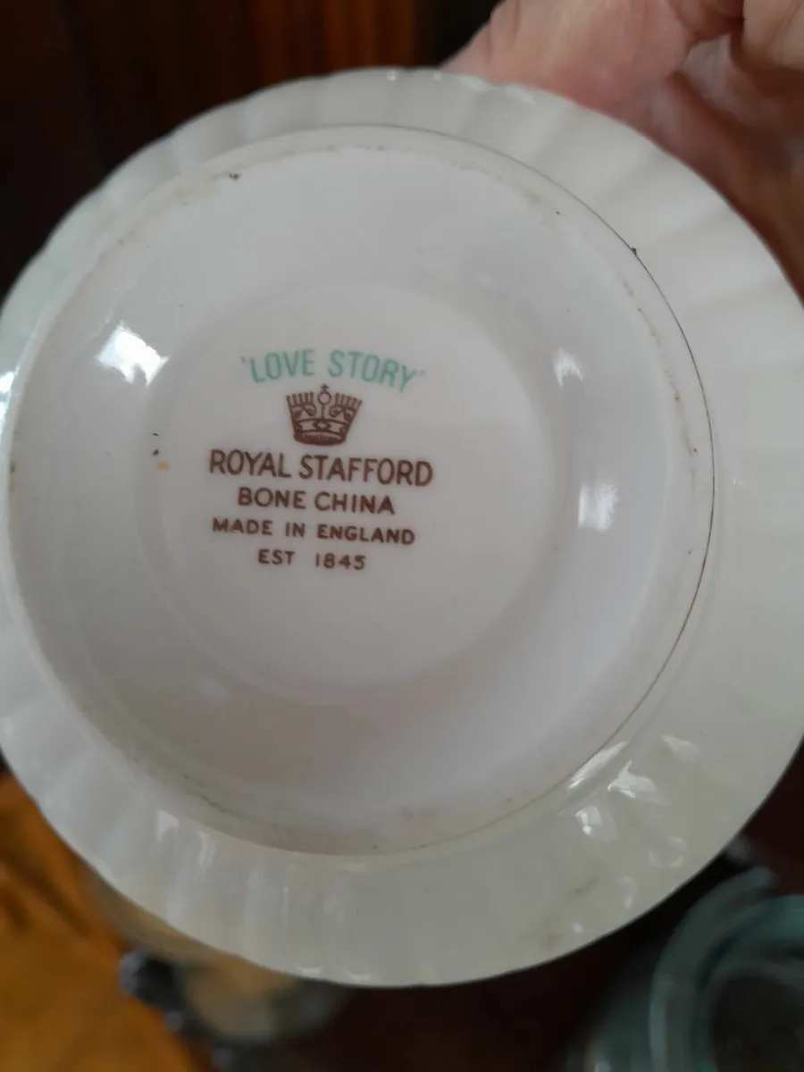 Royal stafford china set - Image 2