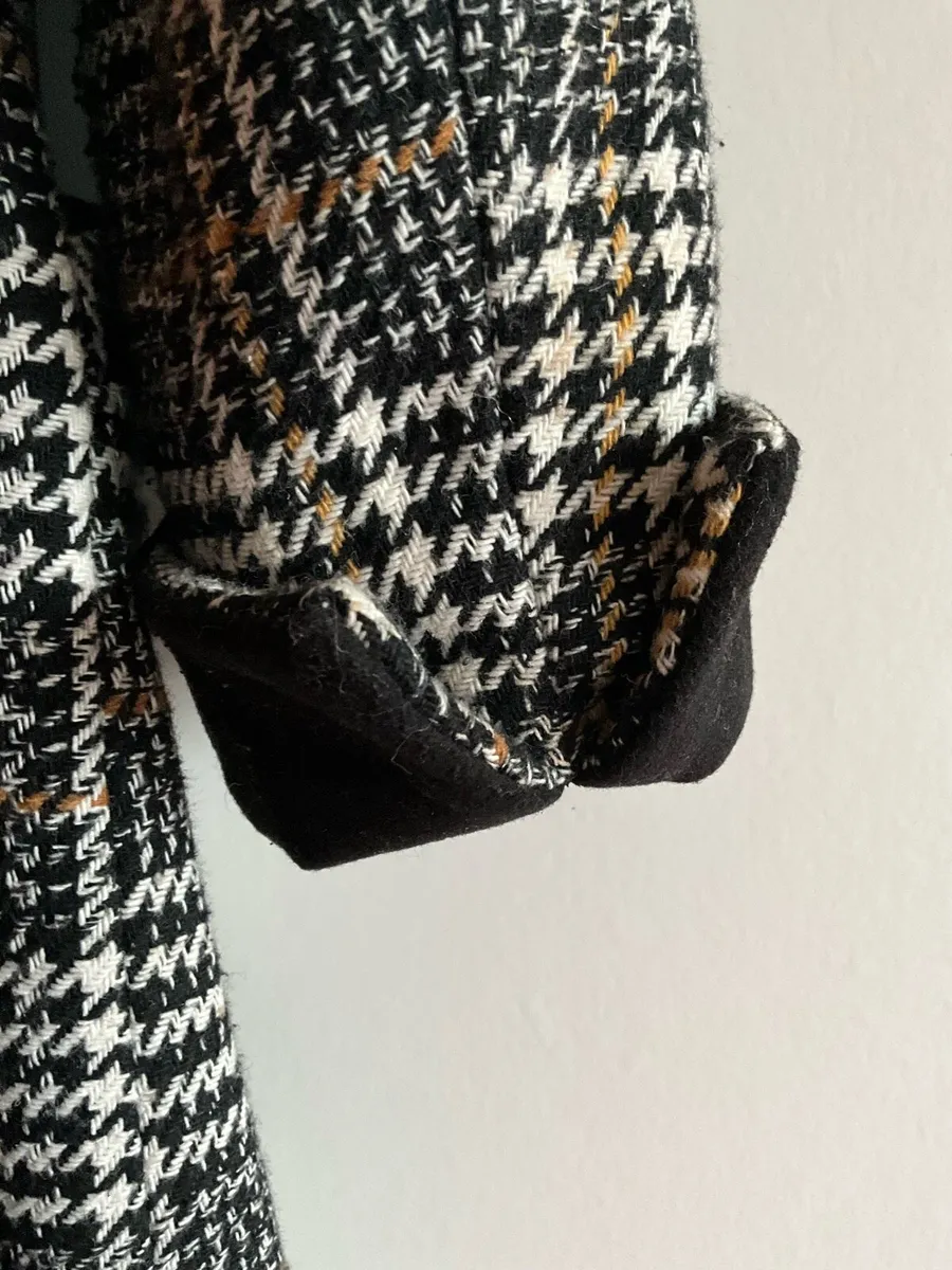 Lady’s ‘Outerware’ Collection. Tweed Size 12 Coat - Image 3
