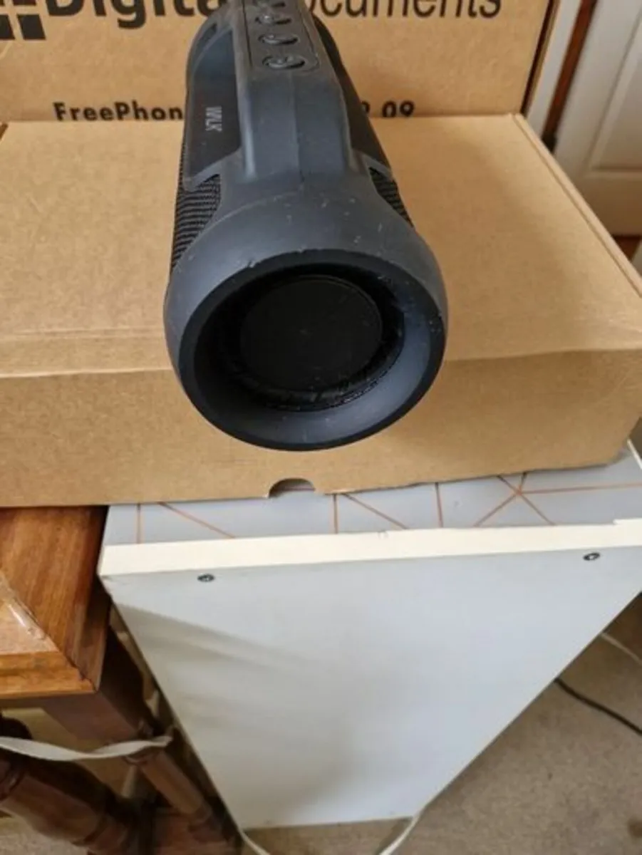 WALK EPS186 Bluetooth Speaker, Excellent Condition - Image 4