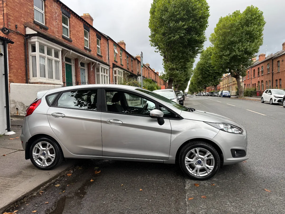 2017 Ford Fiesta, 1.2 Zetec, 30km! New Nct & Belt, - Image 4