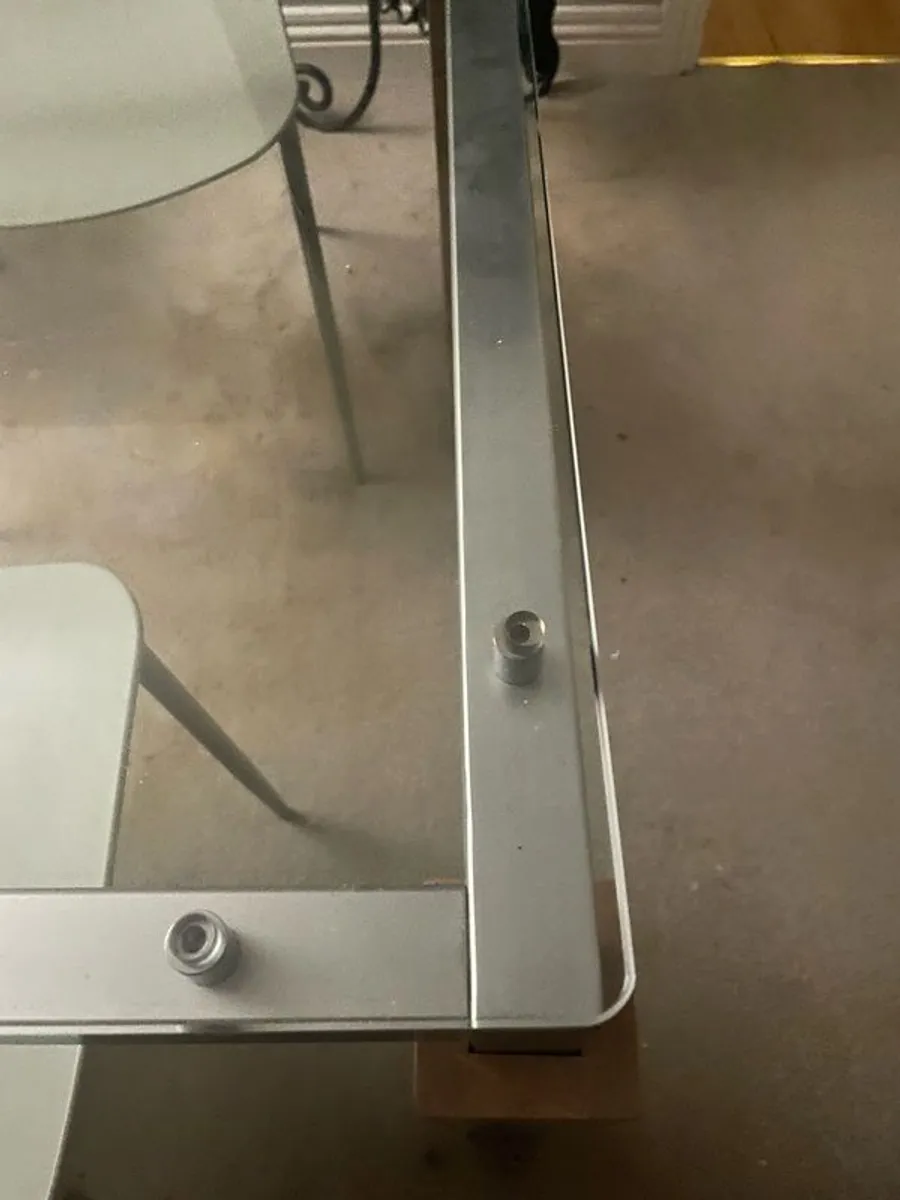 table - Image 1
