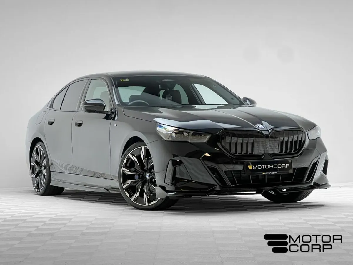 BMW 5-Series 530E M SPORT - Image 1