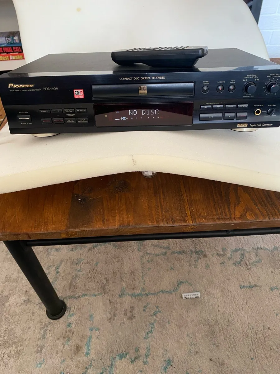 Pioneer PDR-609 CD Recorder - Image 1