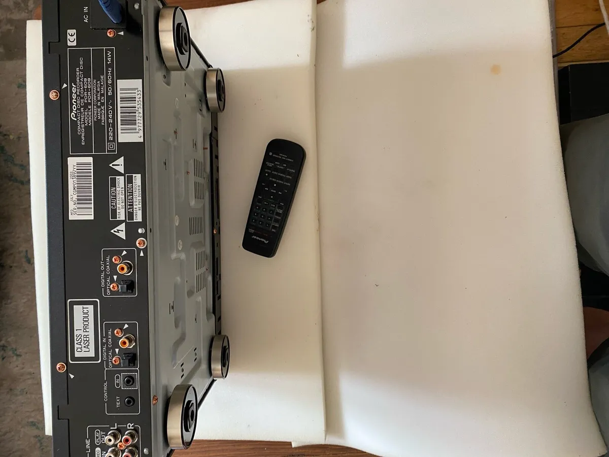 Pioneer PDR-609 CD Recorder - Image 4