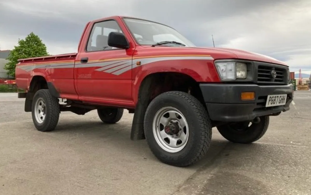 Toyota Hilux - Image 2