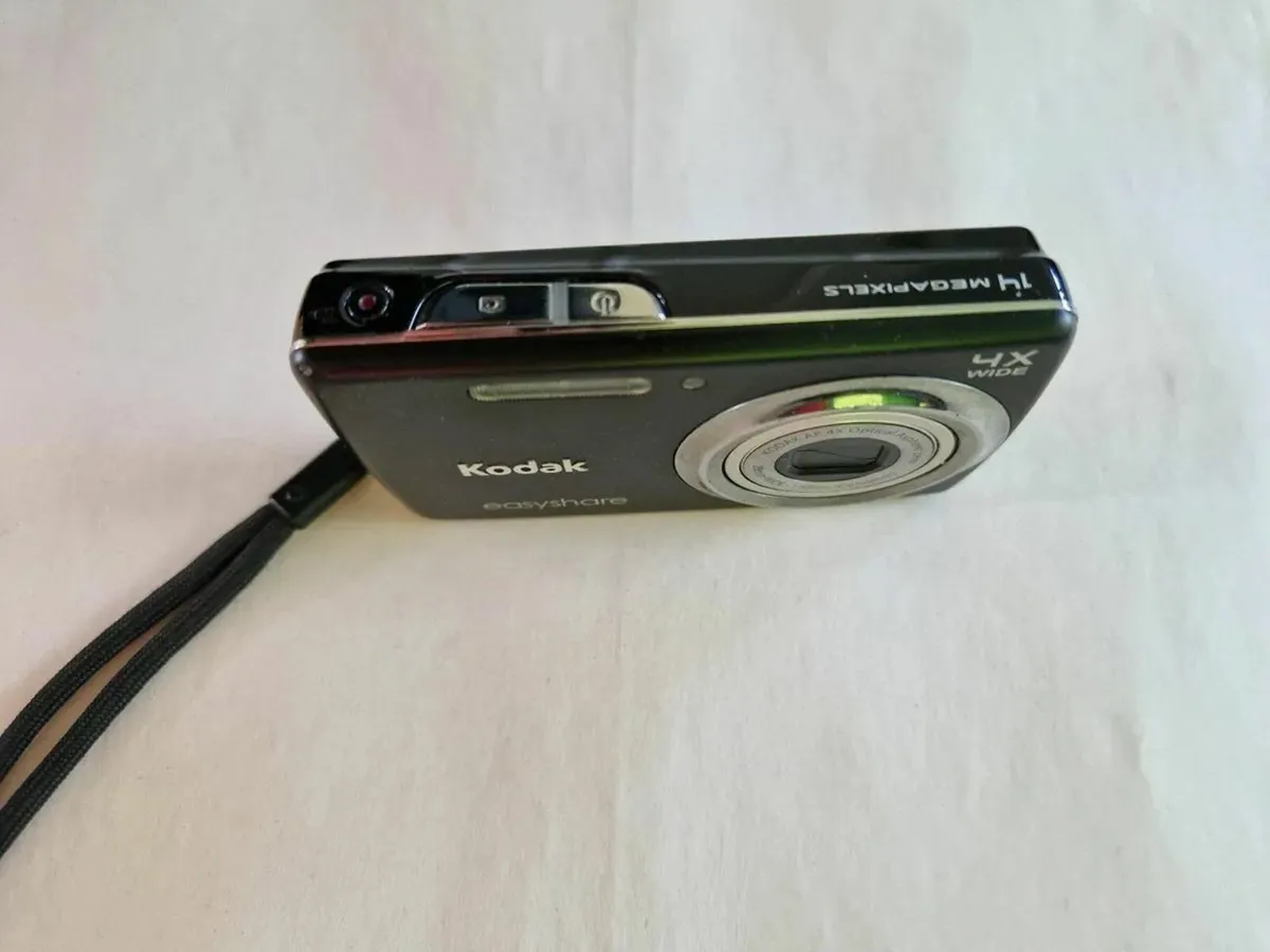 Kodak easyshare M532 14 Megapixels 4x Optical Lens - Image 2