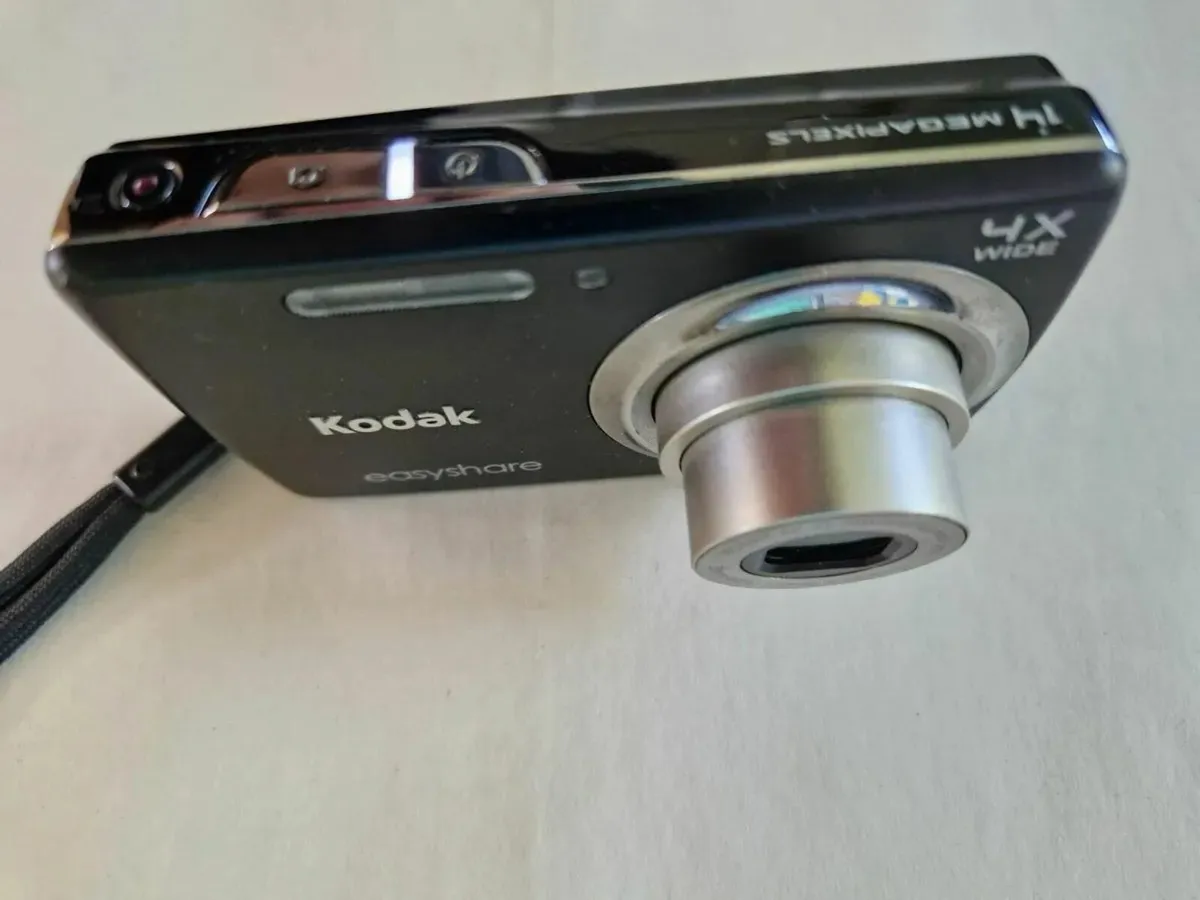 Kodak easyshare M532 14 Megapixels 4x Optical Lens - Image 3