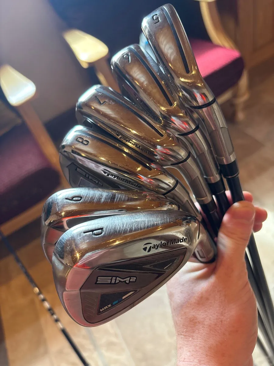 Taylormade Sim 2 Max Graph Regular RH Irons 5-PW - Image 2