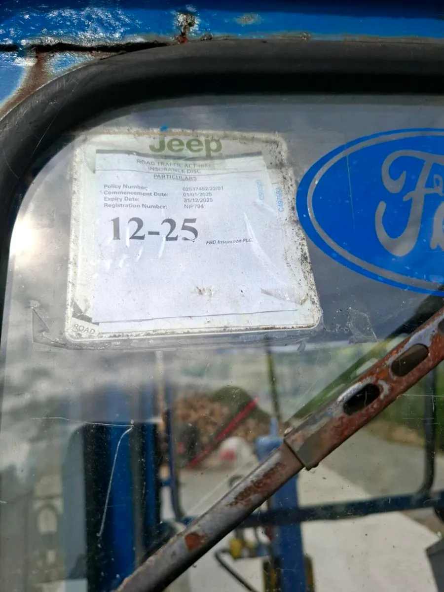 Ford tractor 300. Vintage - Image 4