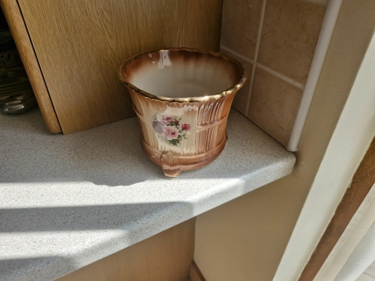 Vases and flower pots - Image 2
