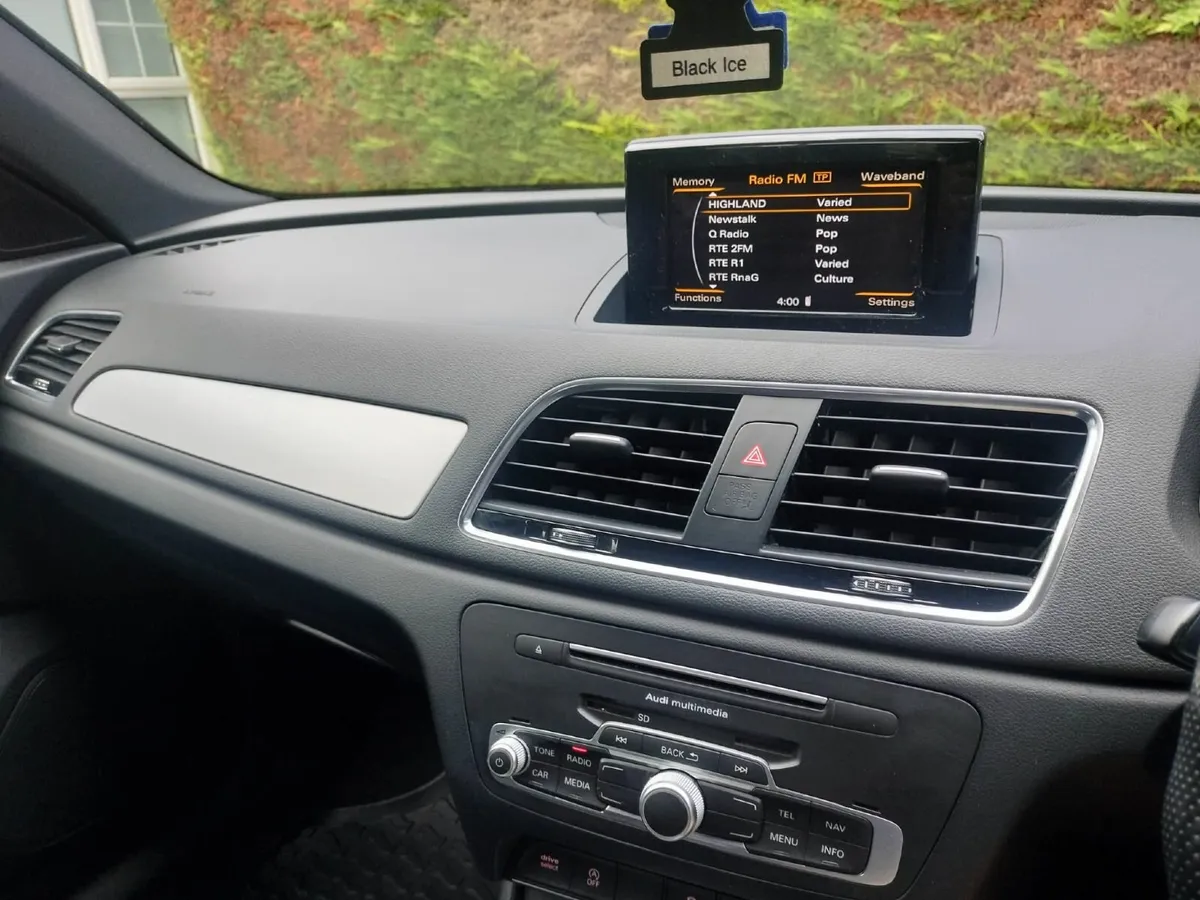 Audi Q3 2016 S line - Image 4