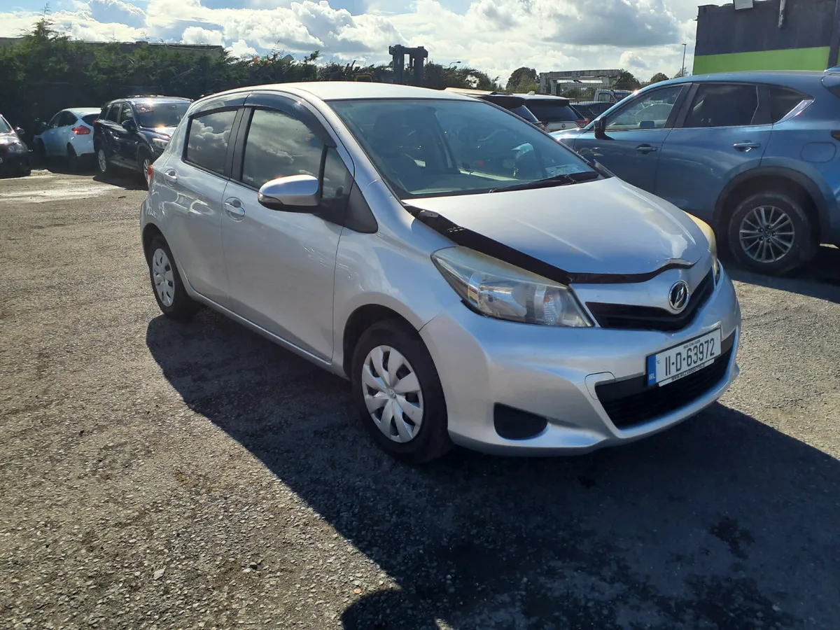 2011 Toyota vitz - Image 1