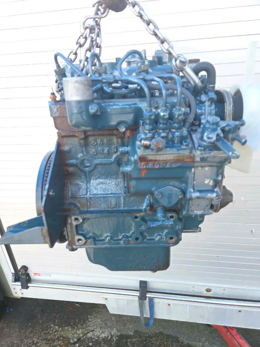 Kubota D600 3 cylinder diesel engine - Image 4