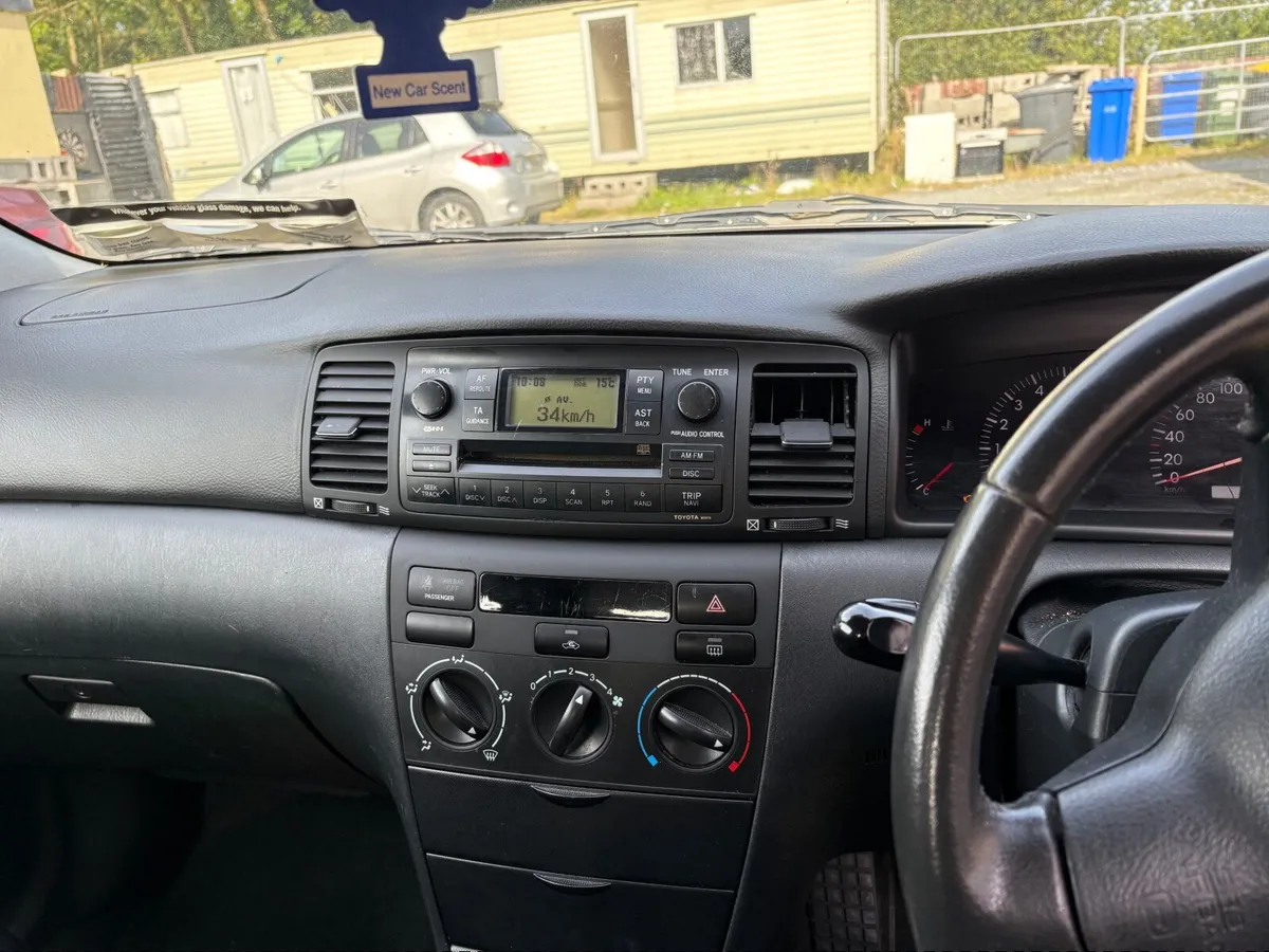 Toyota Corolla 2005 - Image 2