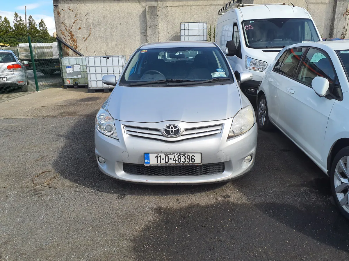 2011 Toyota auris - Image 1