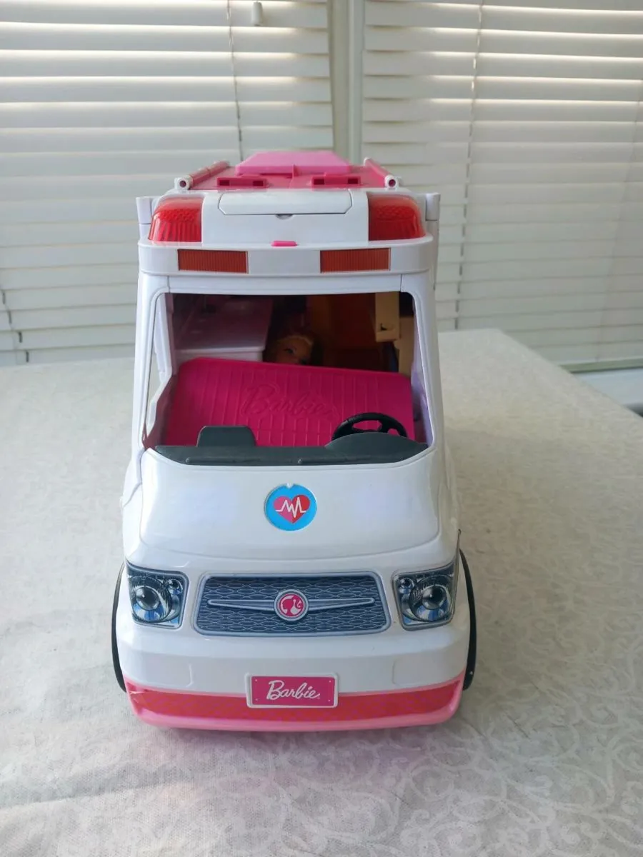 Barbie ambulance - Image 3