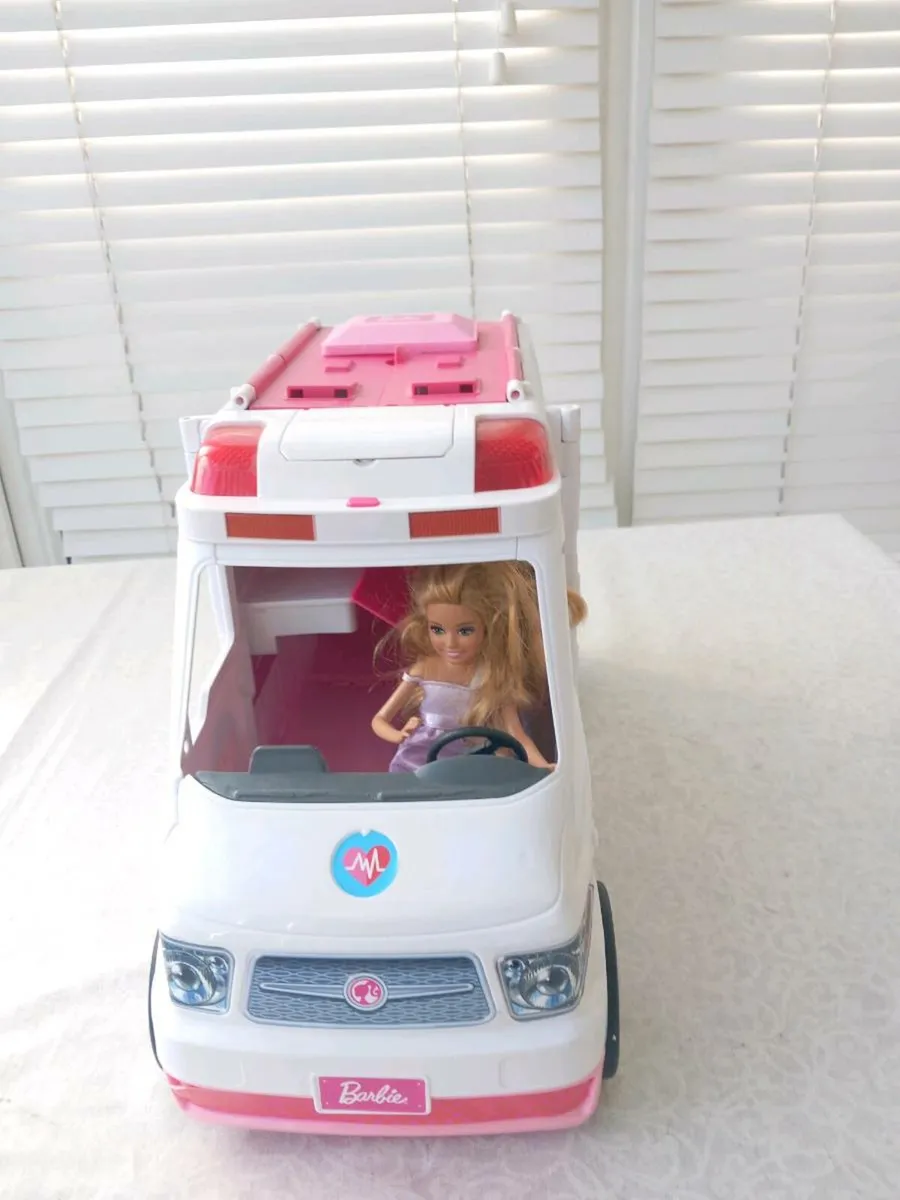 Barbie ambulance - Image 4