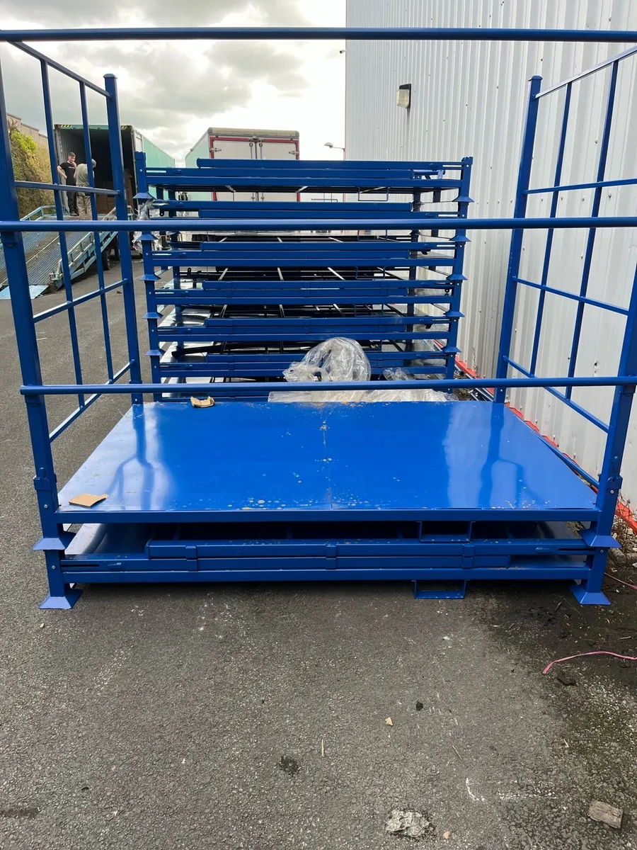 Shipping container unloading cages. - Image 2