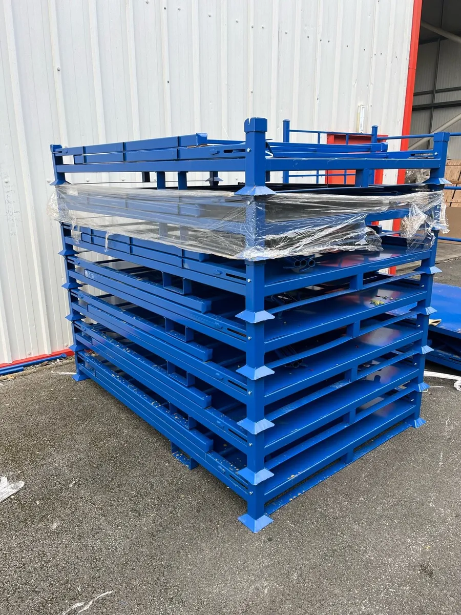 Shipping container unloading cages. - Image 3