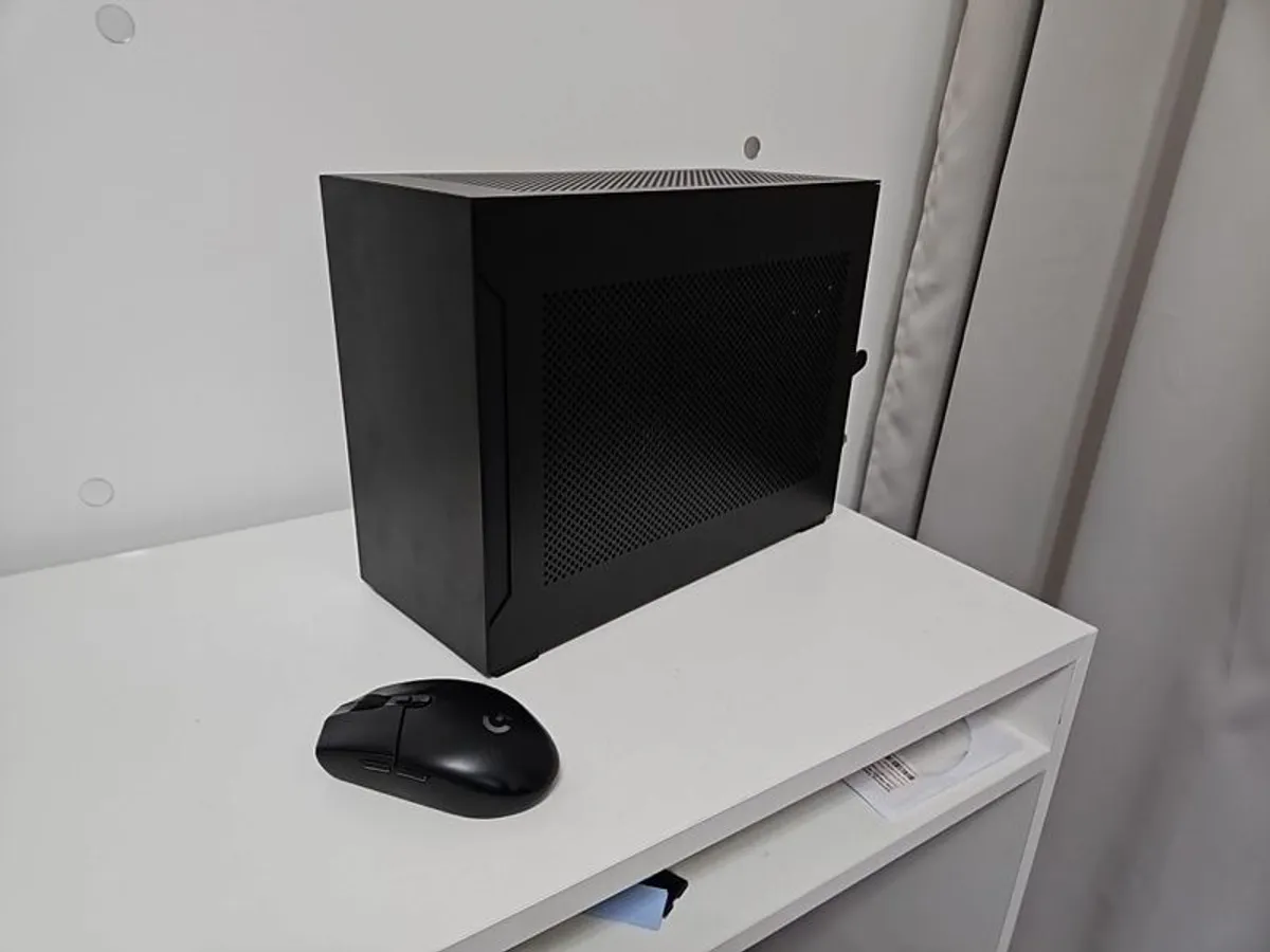 miniITX - AMD Ryzen 7700, 32GB ddr5, AMD RX 9060XT 16GB, 2tb nvme ssd, 1440p- gaming pc