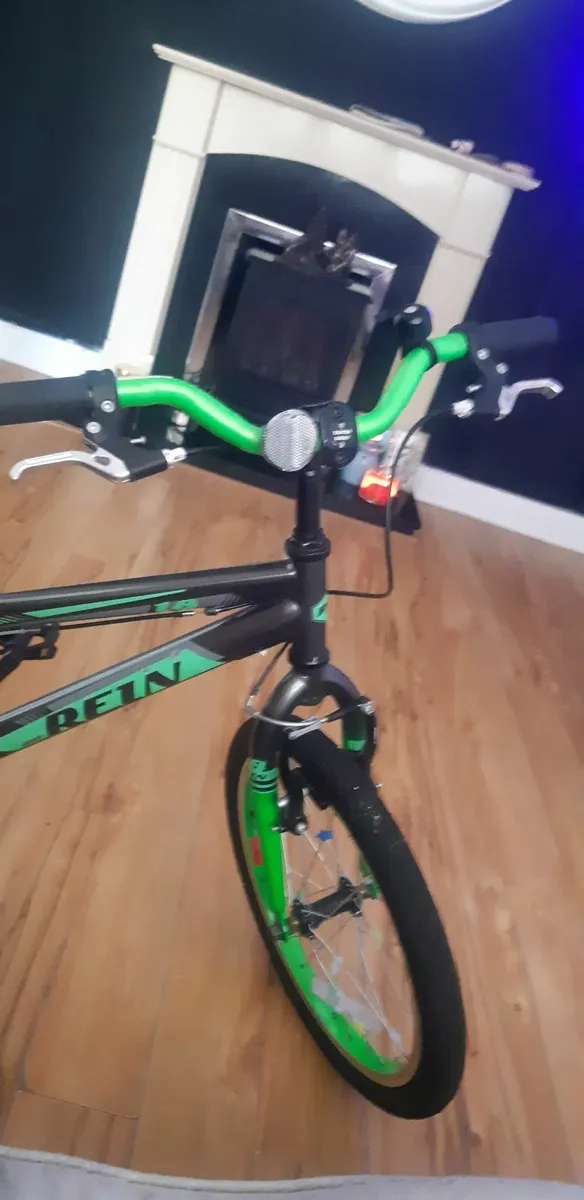 Kids 18inch bike - Image 3