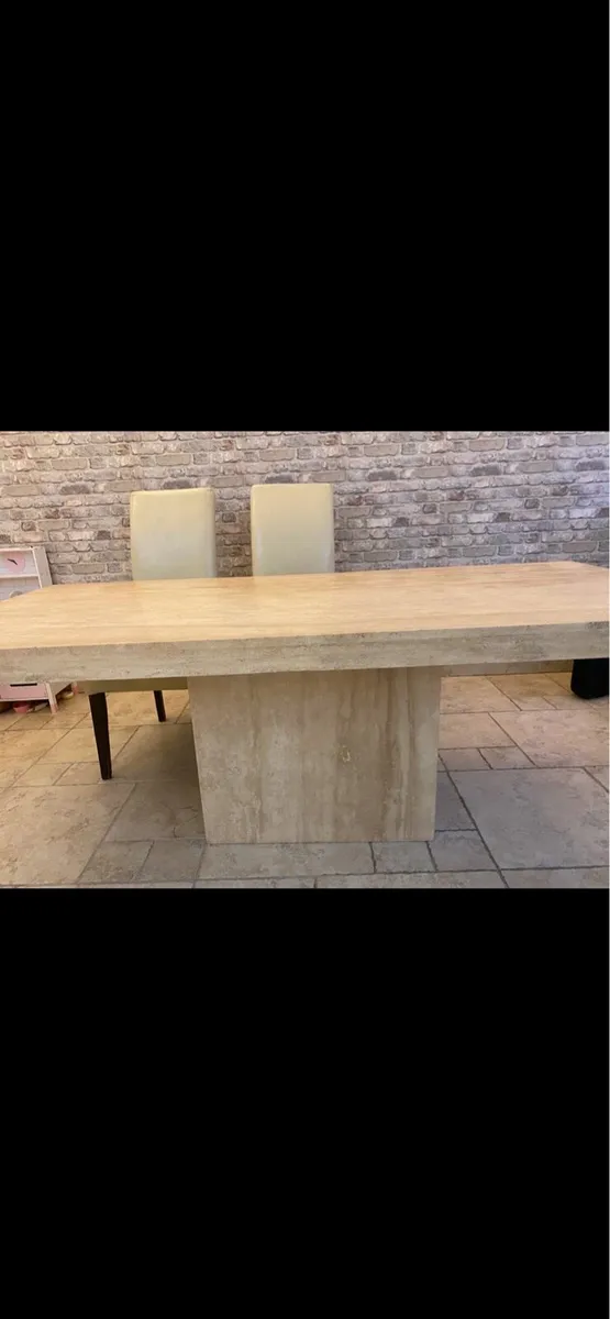 Table & chairs - Image 3