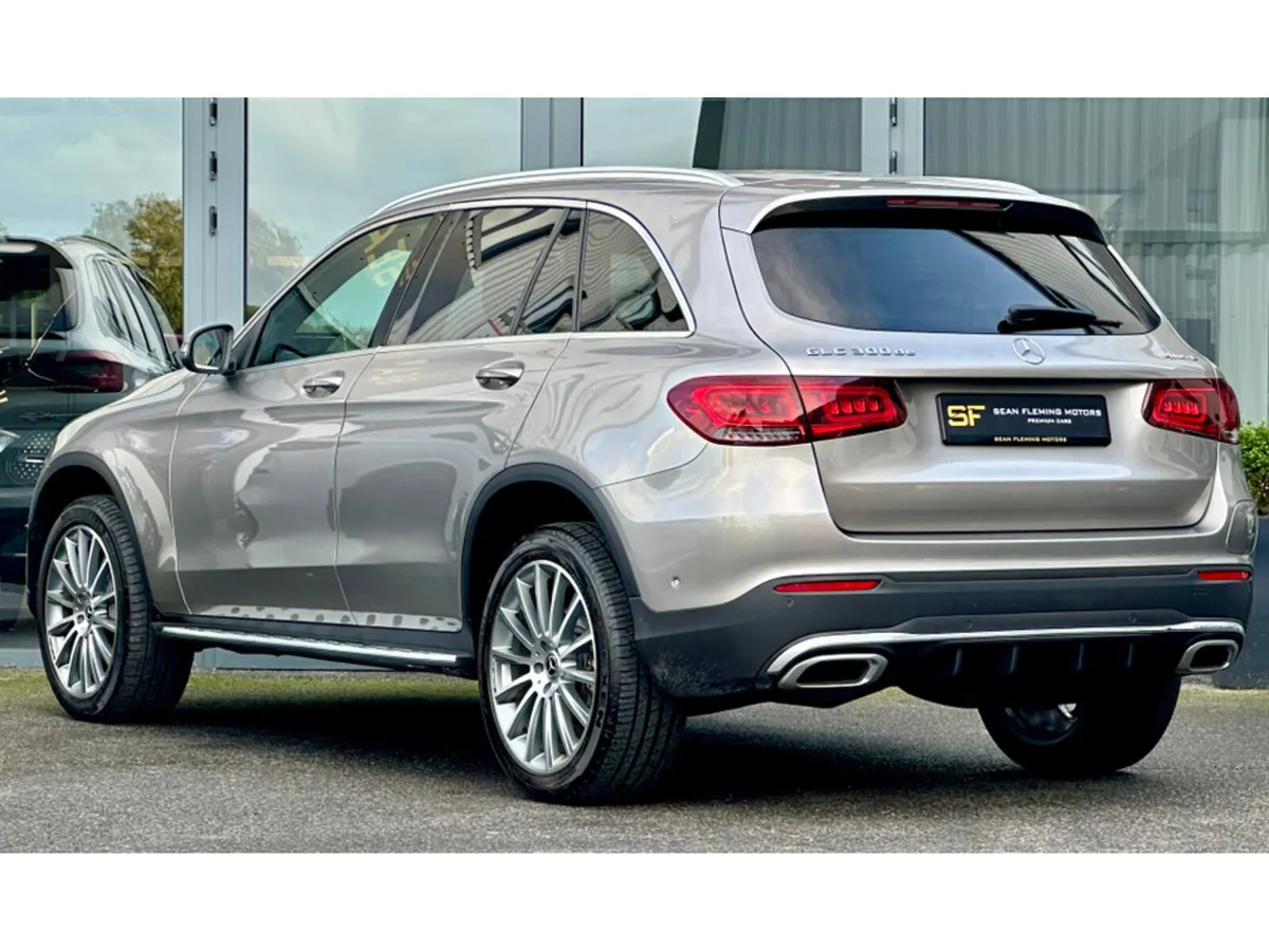 Mercedes-Benz GLC 300 AMG LINE PREMIUM DE 4MATIC - Image 4