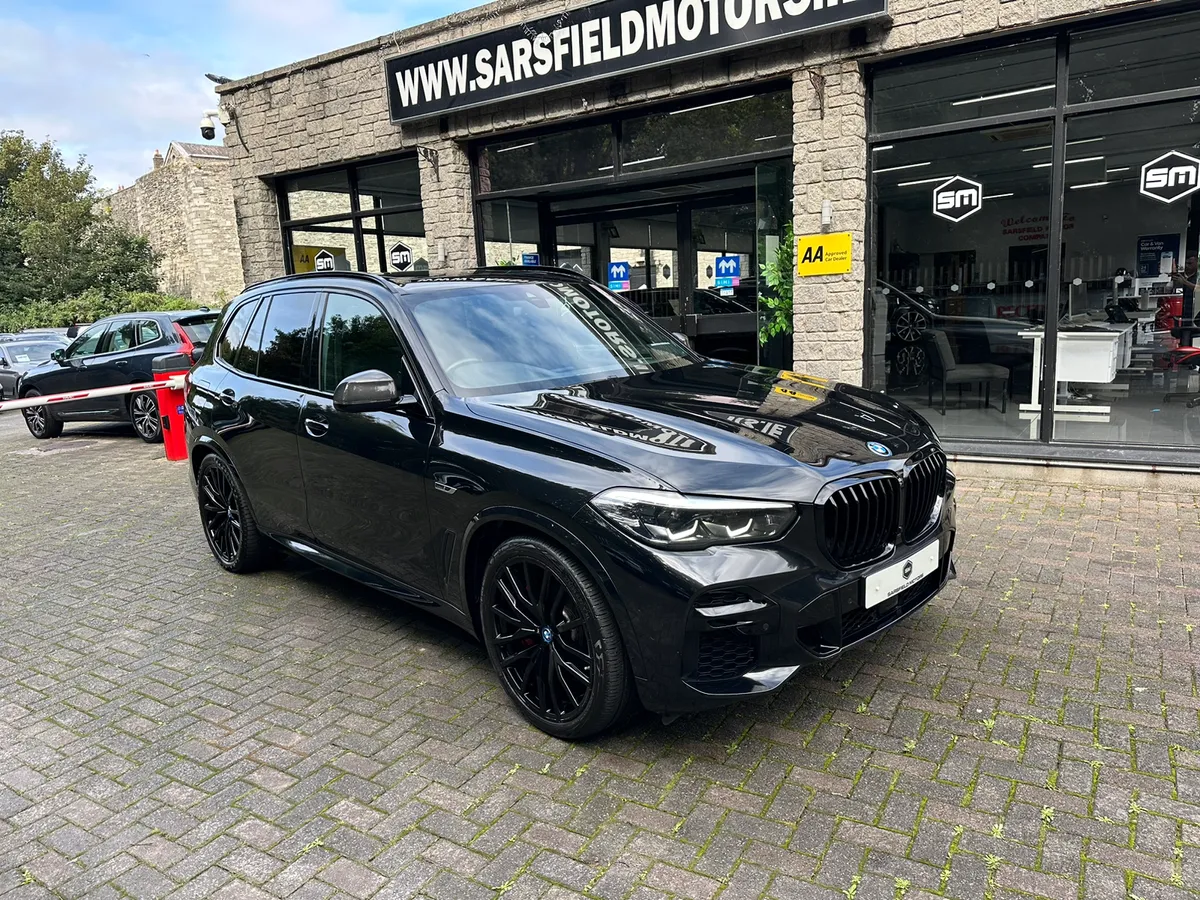 2022 BMW X5 3.0 45E M-SPORT. - Image 2
