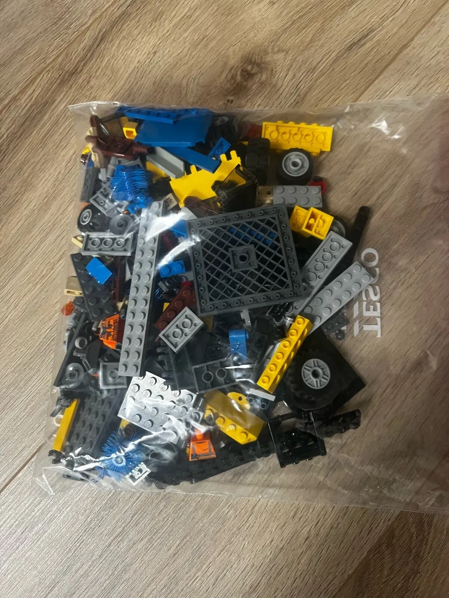 LEGO City Sweeper & Excavator - Image 2
