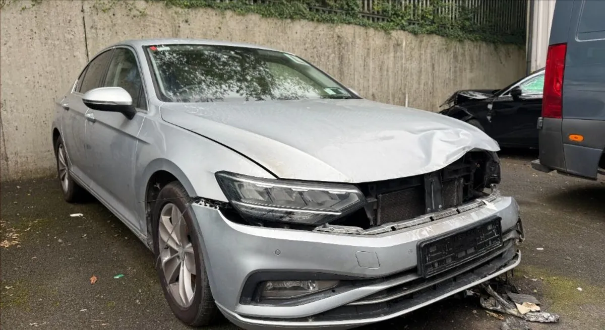 2020 passat.. READ THE ADD. - Image 4