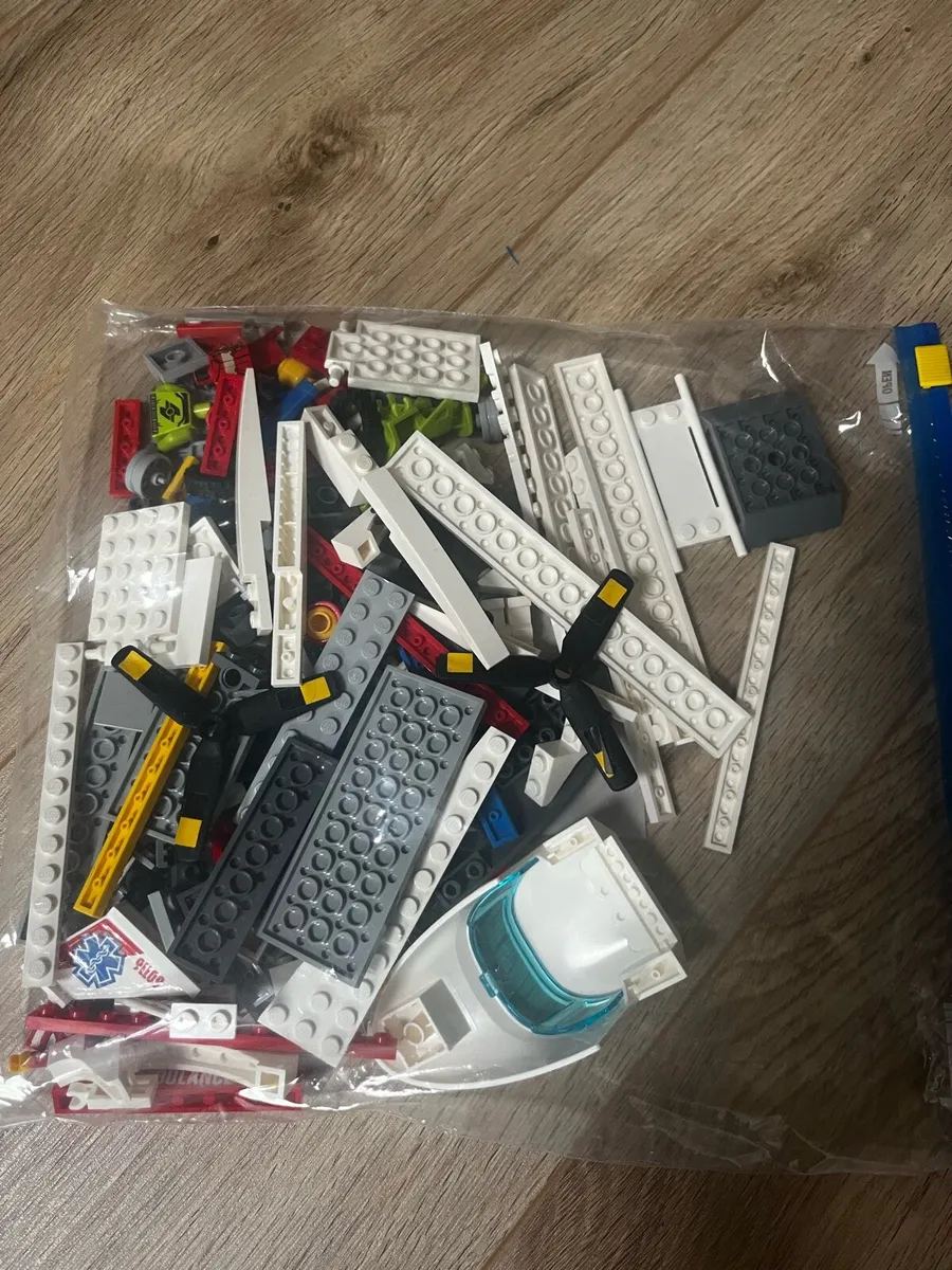 LEGO City Ambulance Plane - Image 2