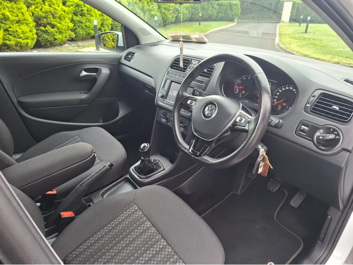 Volkswagen Polo TRENDLINE 1.0 75HP MANUAL 5SPEED 5 - Image 4