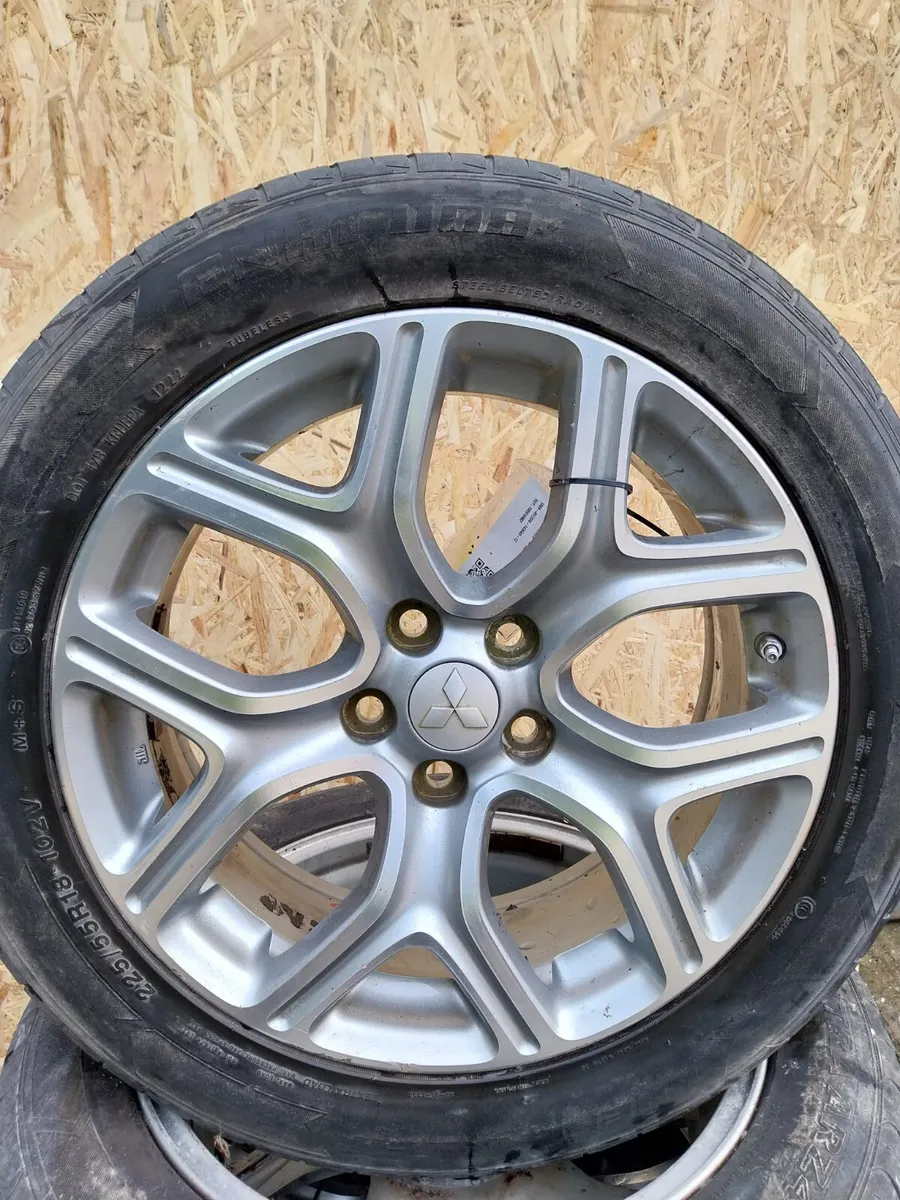 2015 Mitsubishi Outlander 18" Alloy Wheels Set - Image 1
