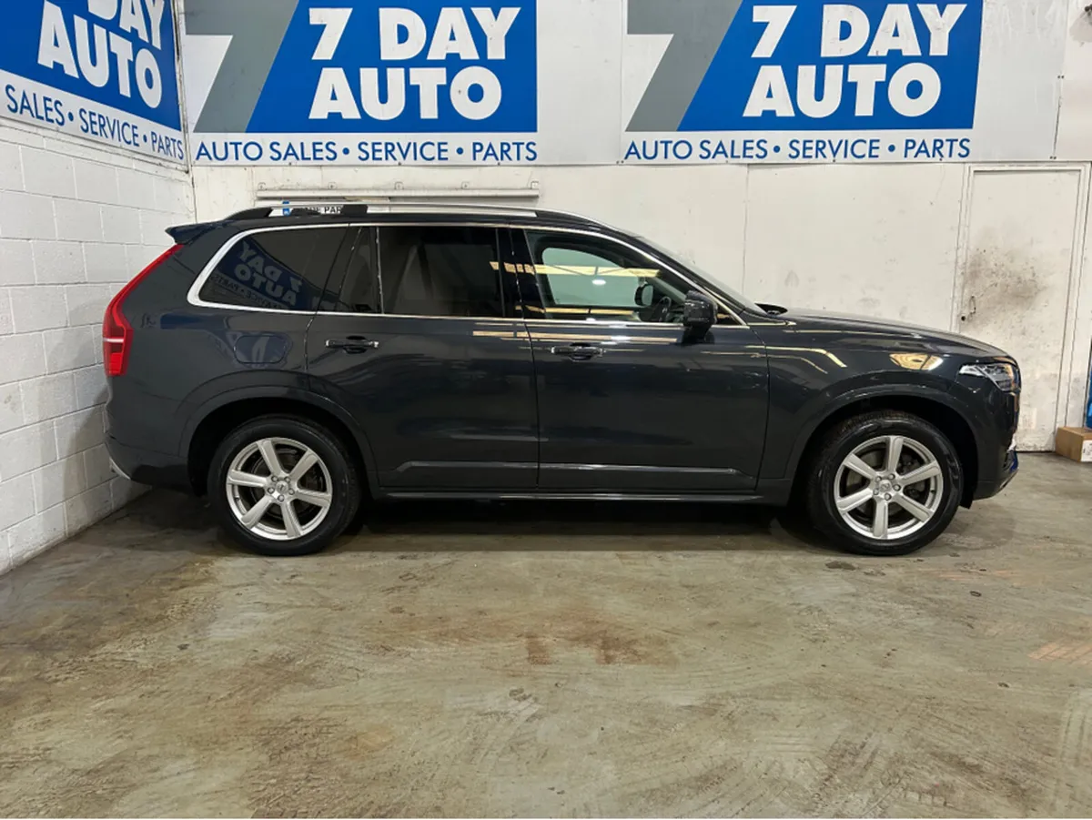 Volvo XC90 D5 AWD MOMENTUM - Image 3