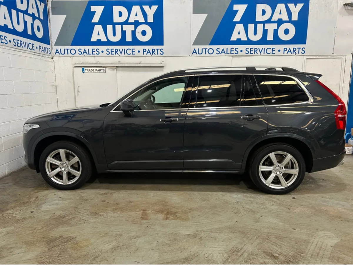 Volvo XC90 D5 AWD MOMENTUM - Image 4