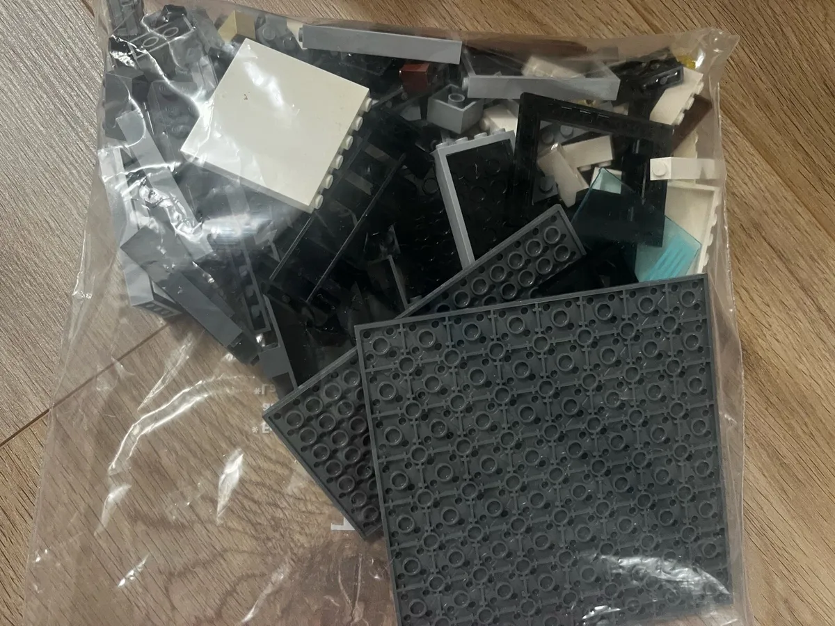 LEGO City Prison Island - Image 3