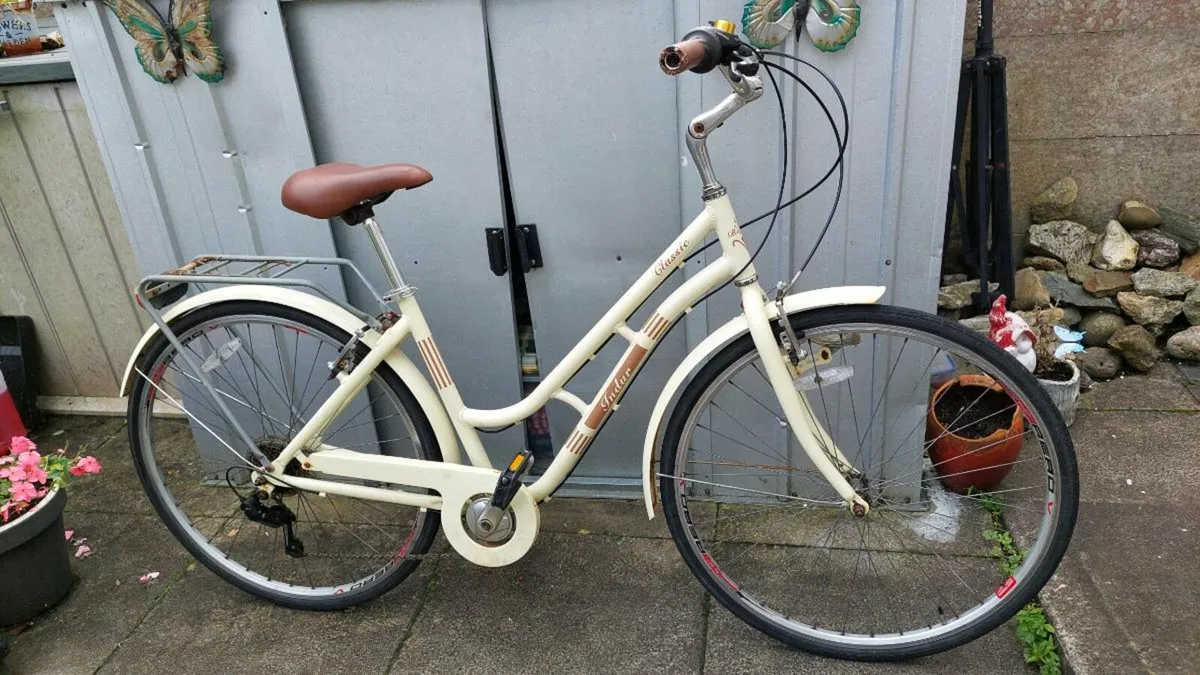 Indur Classic City Bike - Image 1