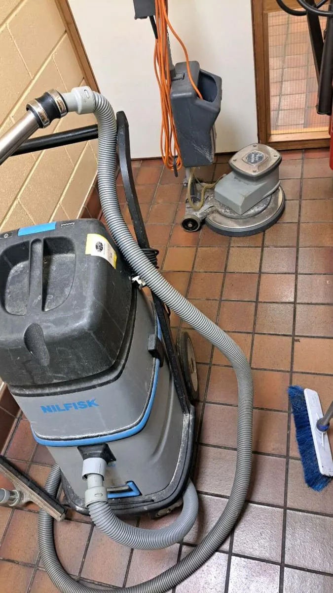 2nd hand industrial floor cleaning - Image 1