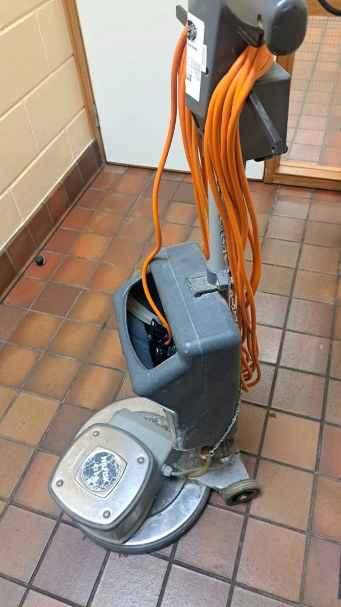 2nd hand industrial floor cleaning - Image 4