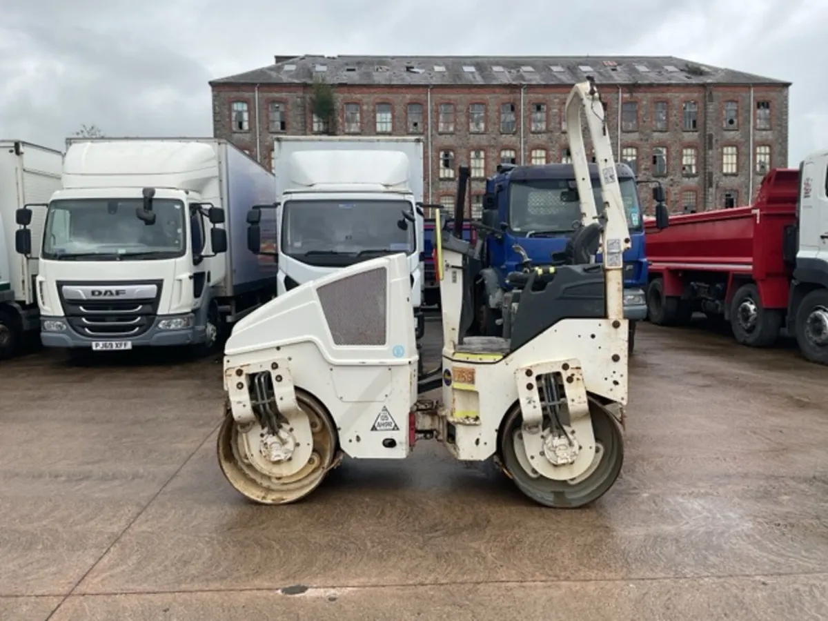 2015 Bomag BW120 AD-5 Double Drum Vibrating Roller - Image 4