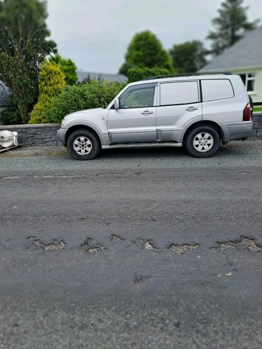 Mitsubishi Pajero 3.2D - Image 2