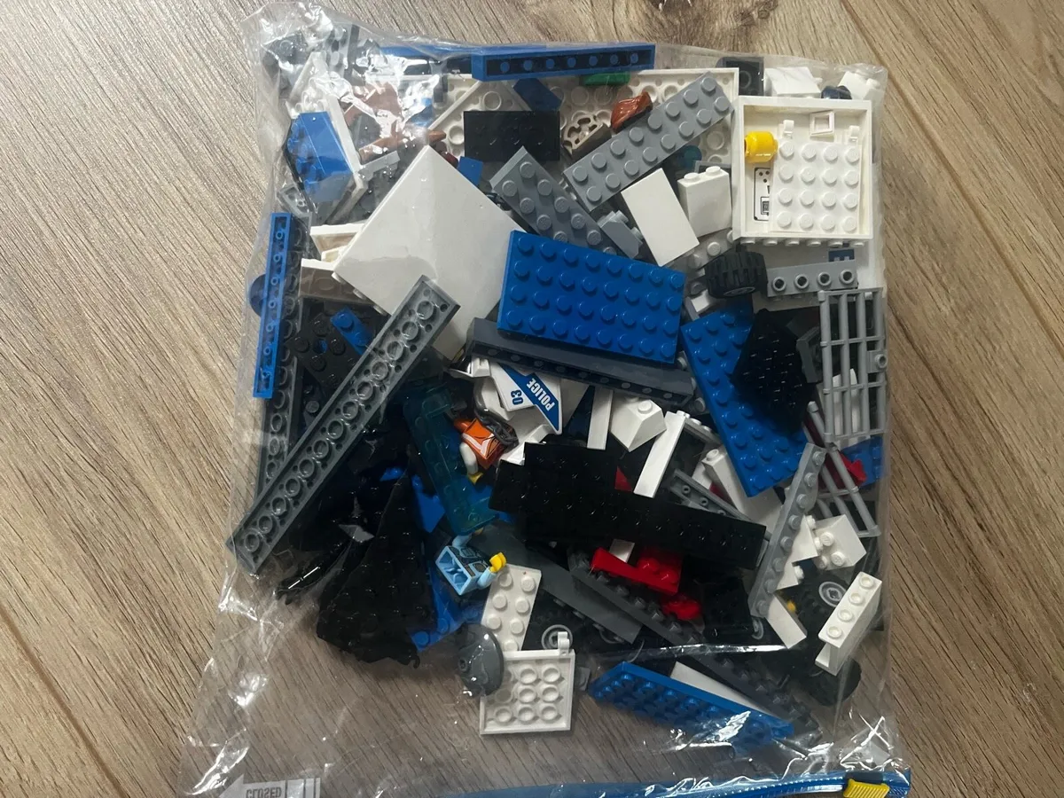 LEGO Mobile Command Center - Image 2