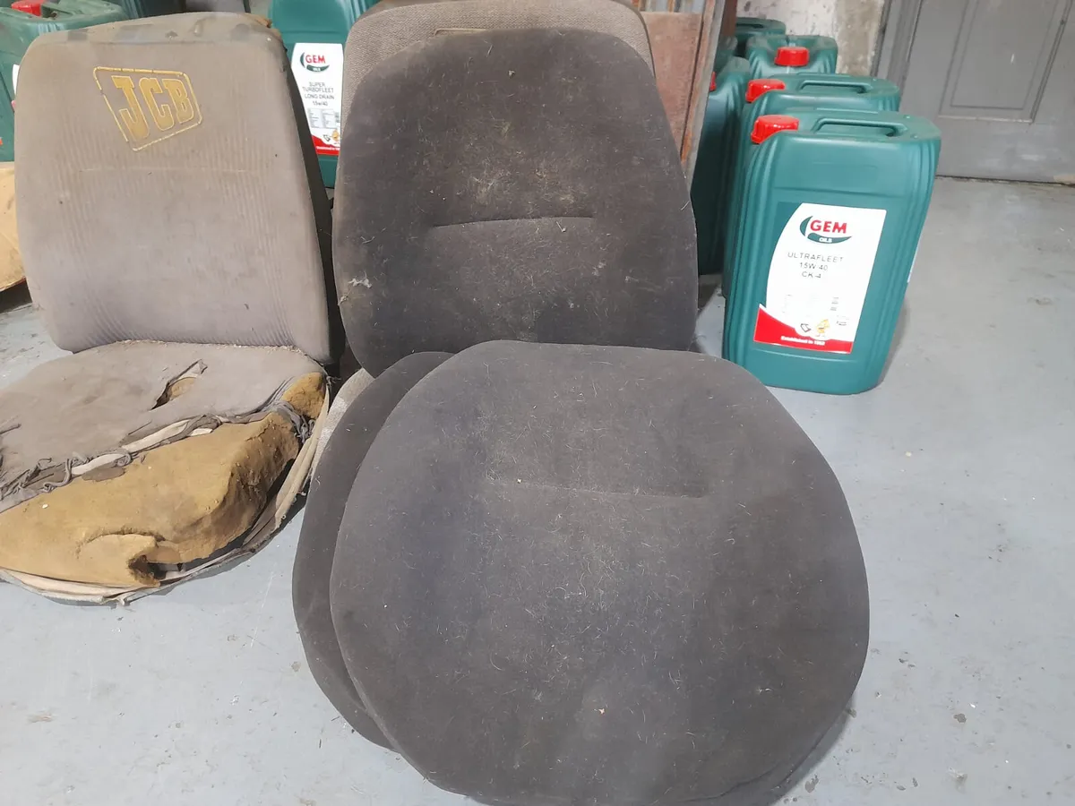 Genuine JCB Seats - PRICED TO GO!!! - Image 3