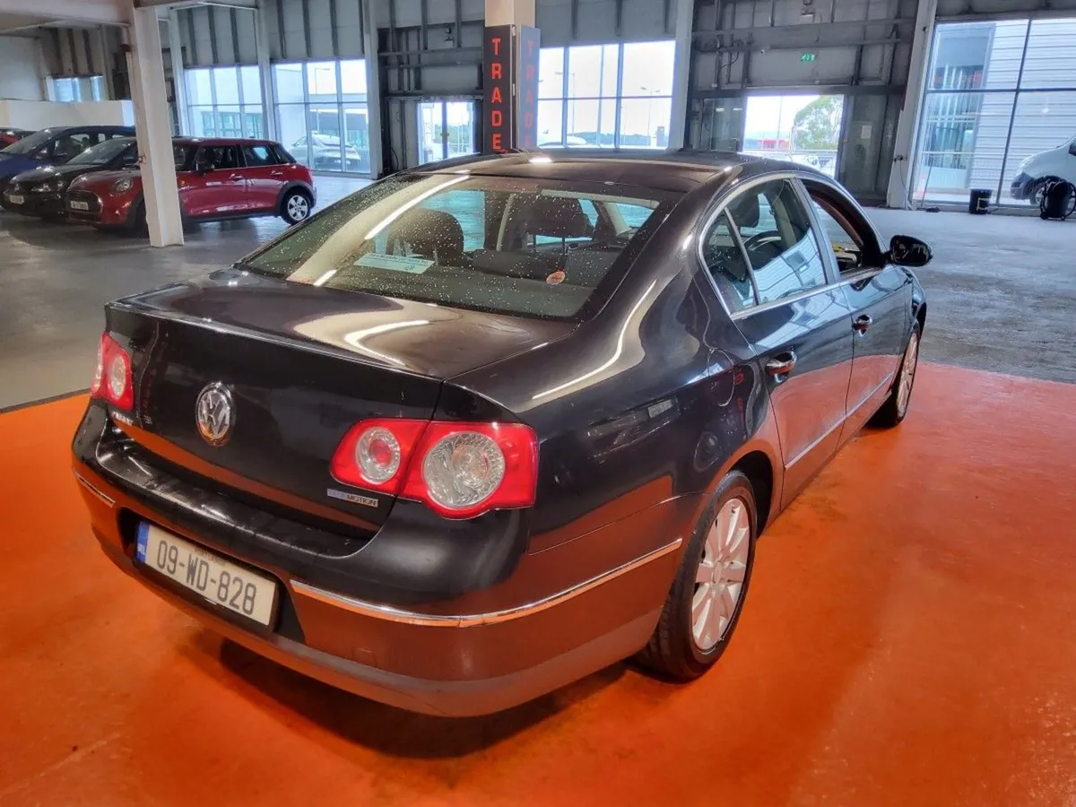 Volkswagen Passat 2.0 TDI Bluemotion Comfortline - Image 3
