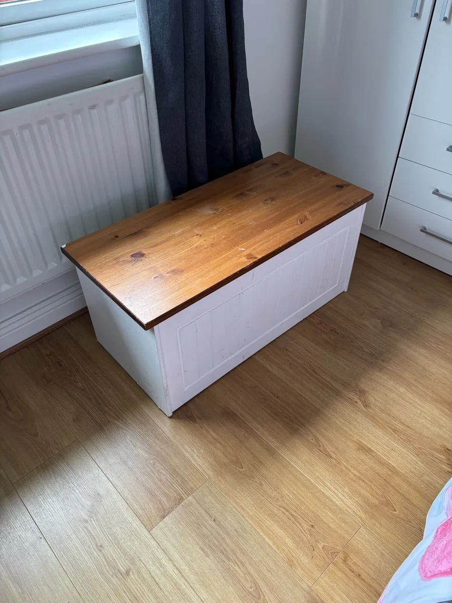 Storage chest - Image 1