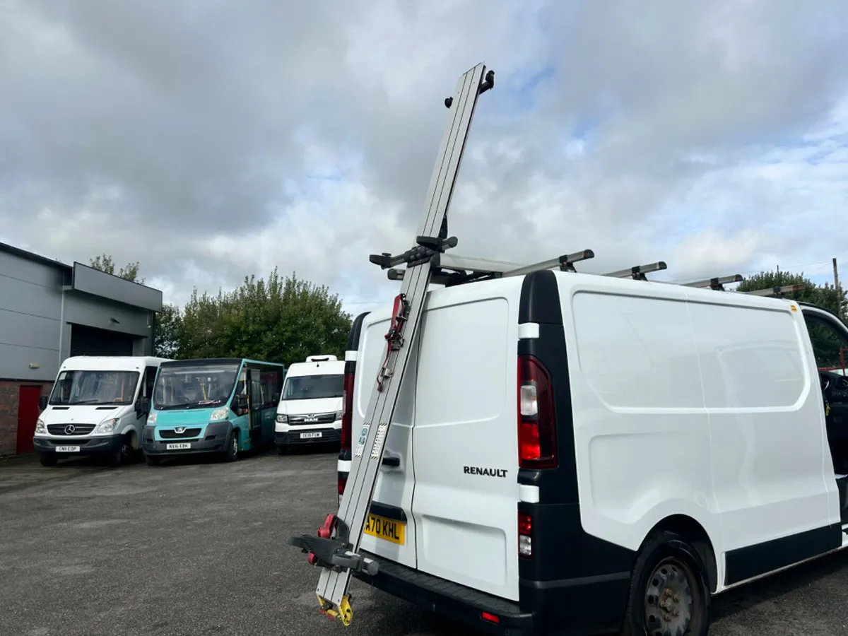 Renault Trafic 2021 - Image 2